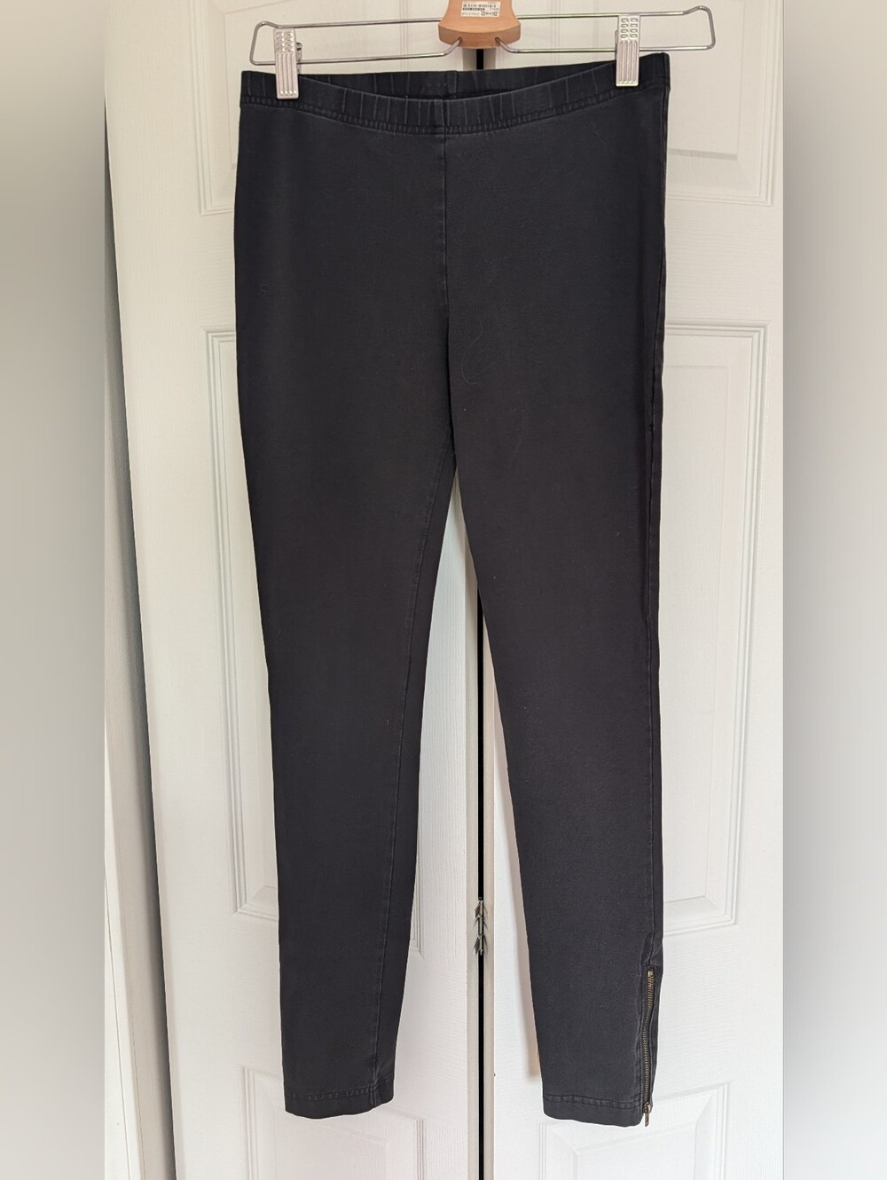 Black Pull-On Skinny Ankle Leggings - Women